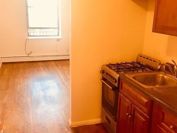 4th image of 223 W 138th St APT 2R