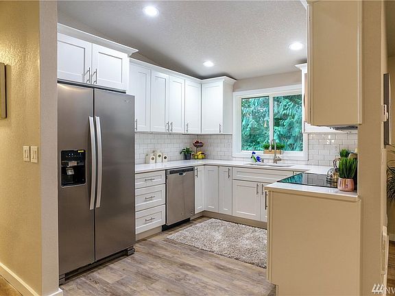 5th image of 10209 318th Ave NE