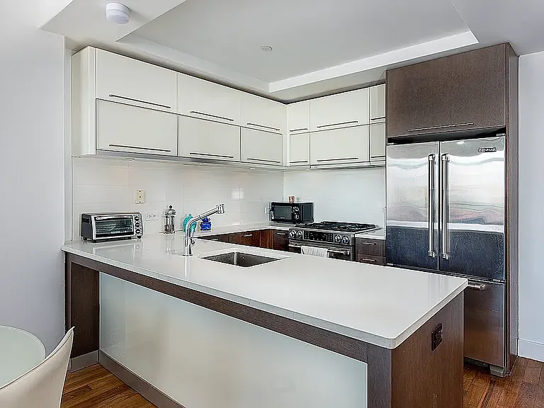 214 N 11th St #5C — Photo 6