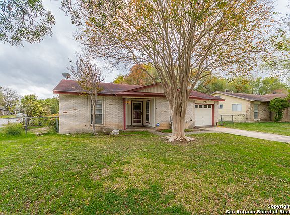 2nd image of 424 Lori Lynn Dr