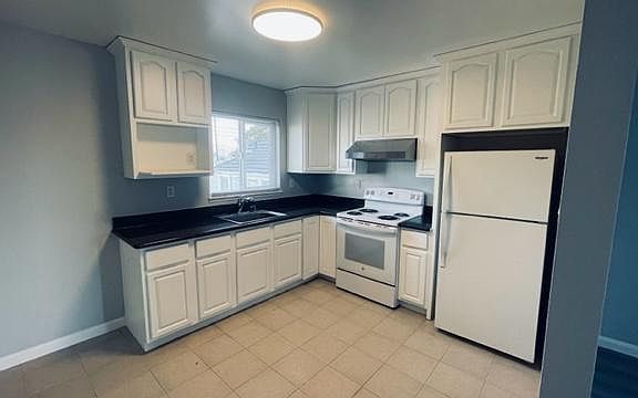 3rd image of 475 Milton Ave APT 5