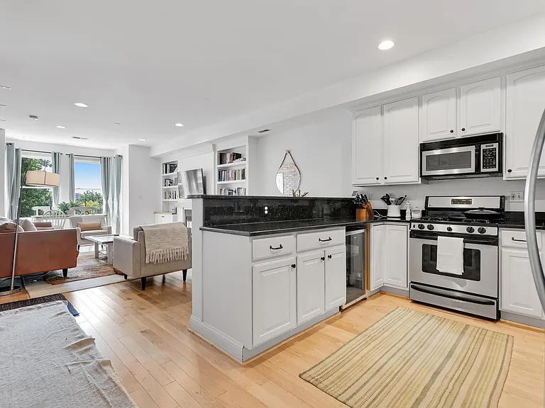 115 New York Ave NW #7 — Photo 6