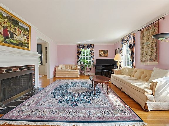 3rd image of 11 Durant St