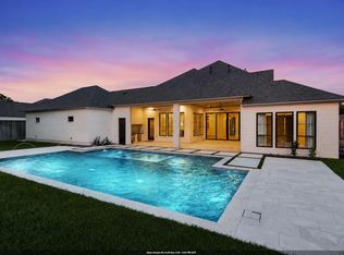 8228 Oakridge Dr, Baton Rouge, LA 70810