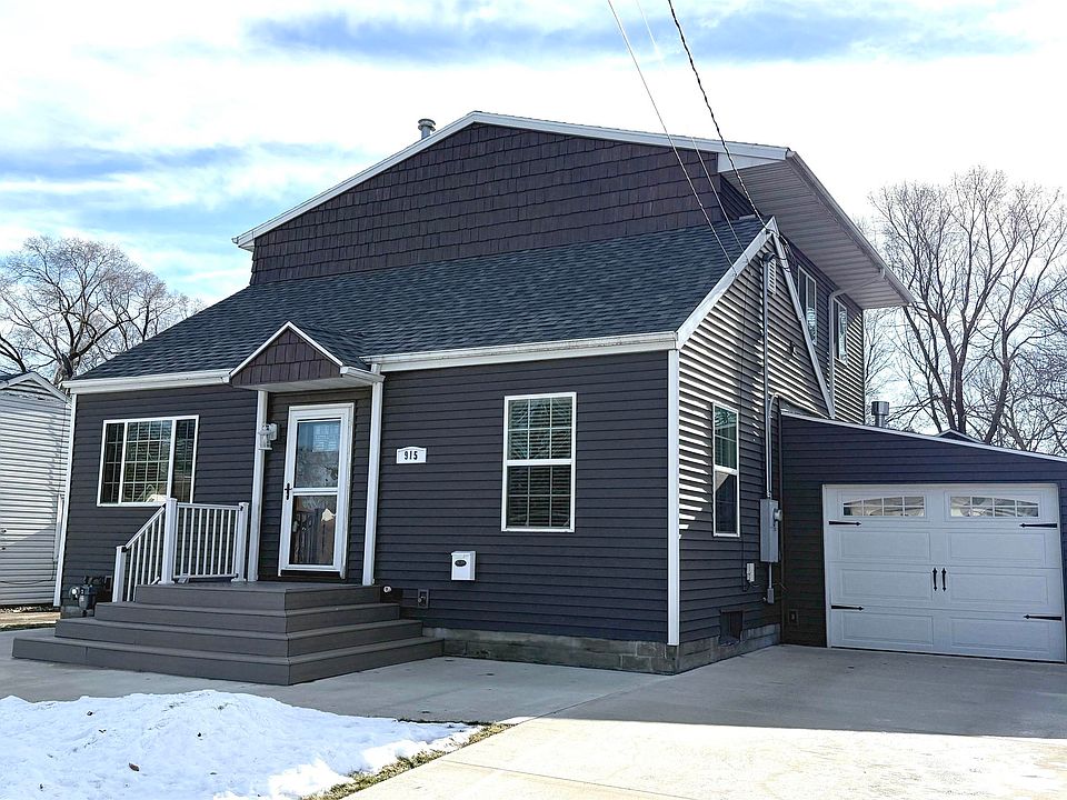 1st image of 915 9th St NE