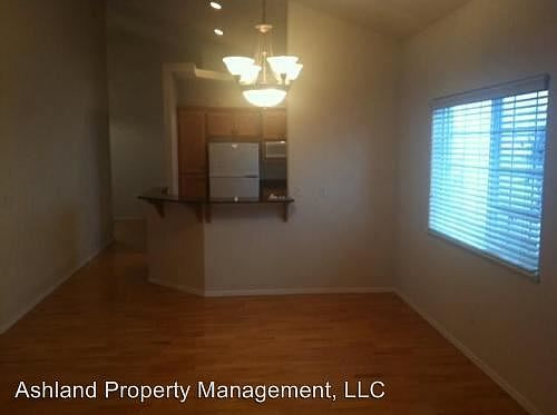 3rd image of 367 Meadow Dr