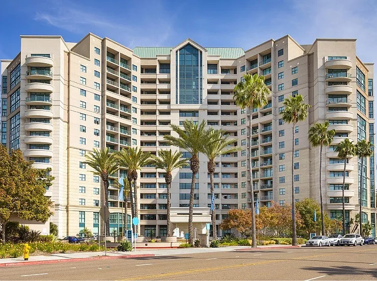 Towers at Costa Verde Apartments — Photo 34