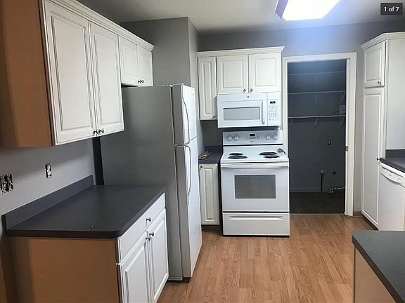 2nd image of 23847 Deziel St