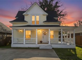 120 S Collins Ave, Gentry, AR 72734