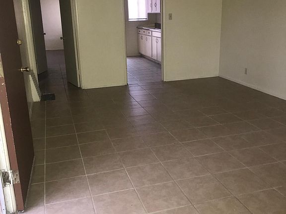 3rd image of 5325 Lindsey Ave
