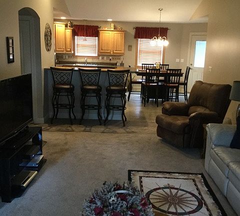 4th image of 170 Sandy Ct Unit 6