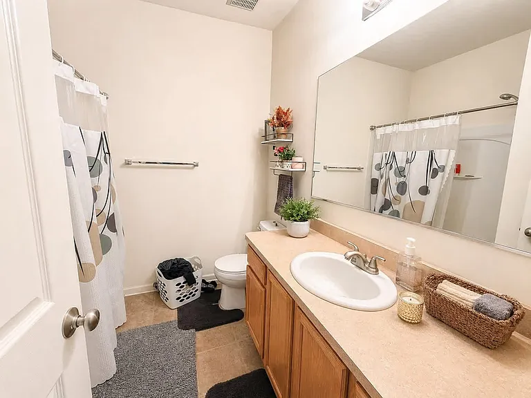 1346 Hillcrest Dr — Photo 7