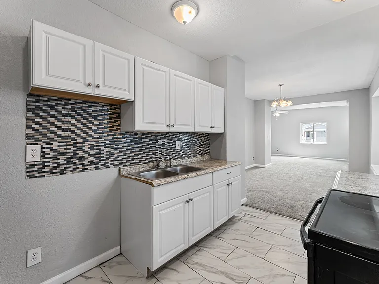 3620 College Ave — Photo 12