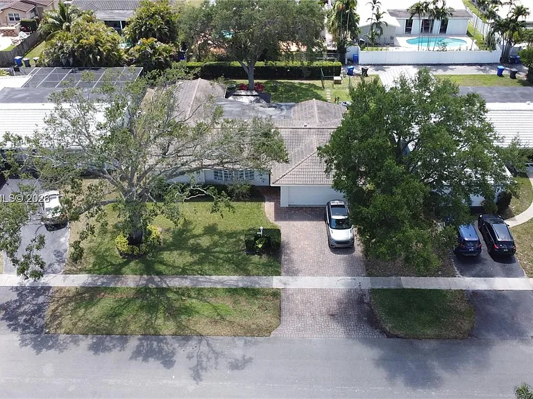 4900 Cleveland St — Photo 19