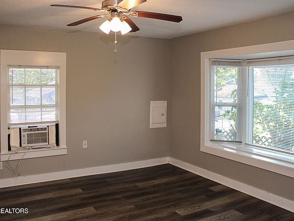 4th image of 1013 Bell Ave