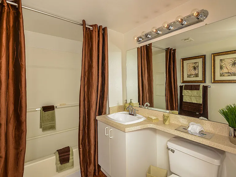 Hunters Glen Apartments — Photo 15