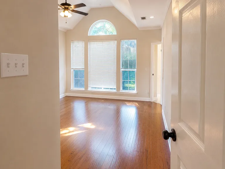 6005 Wallace Meadows Ct — Photo 9