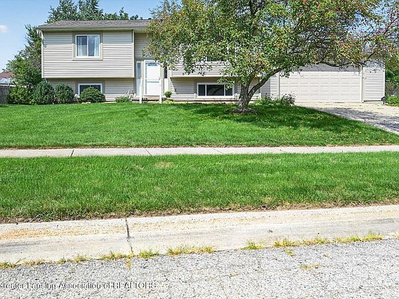 3rd image of 4210 Wanstead Dr