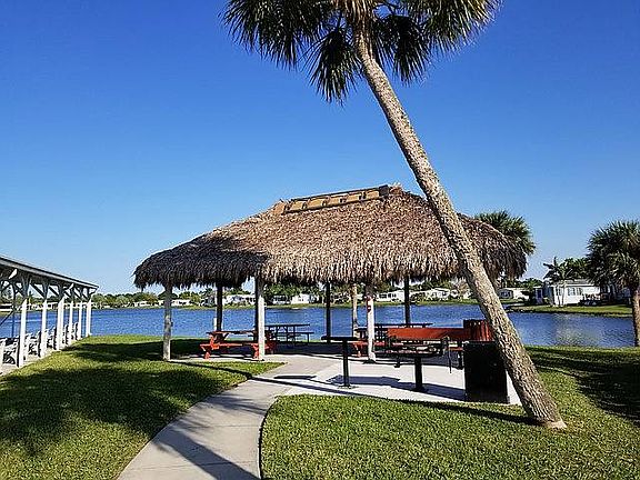 5th image of 341 Bimini Cay Cir