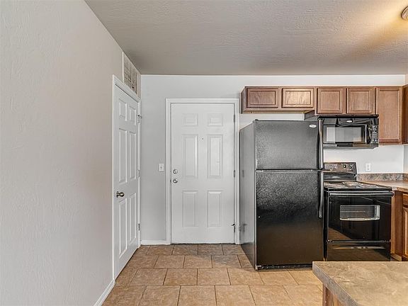 2nd image of 1320 12th Ave SE Unit 2205