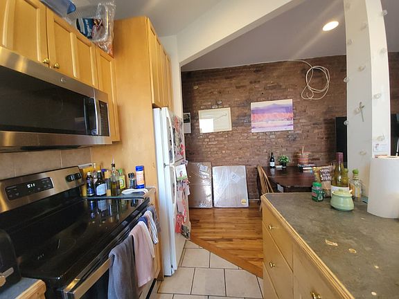 5th image of 329 E 13th St APT 5B