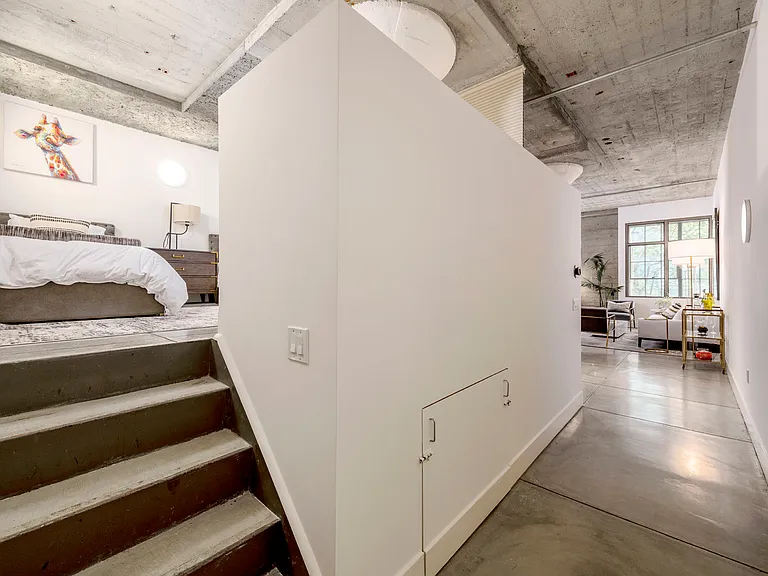 300 Beale St #304 — Photo 17
