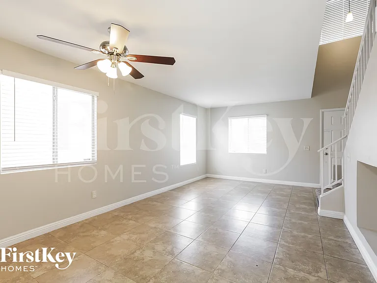 332 Judith Ann Ct — Photo 3