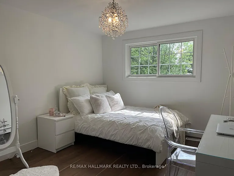 6089 Starfield Cres — Photo 23