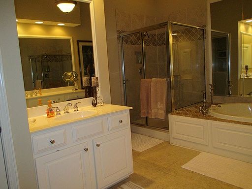 Private Master Suite - Bath