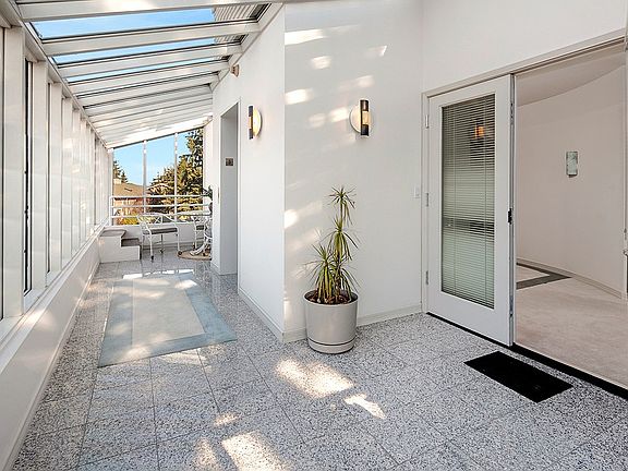 5th image of 8005 SE 33rd Pl Penthouse F