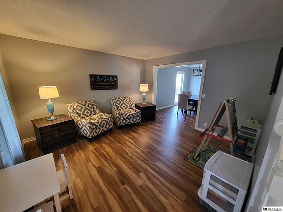 5th image of 2106 John St