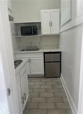 932 Jackson Ave — Photo 3
