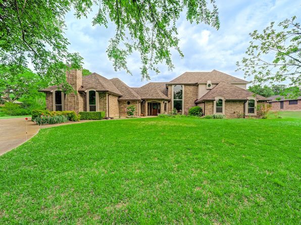 907 Red Oak Creek Dr, Red Oak, TX 75154