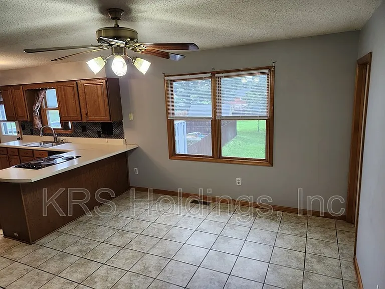 82 Summerfield Dr — Photo 9
