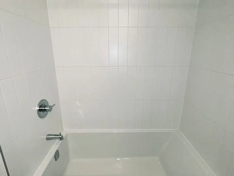 10 Oak St #1710 — Photo 5