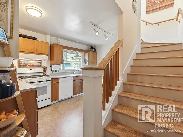 1550 Beverly Pl — Photo 14