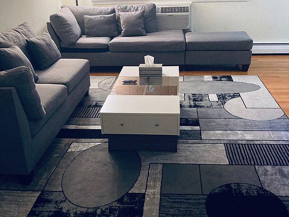 4th image of 6161 N Winthrop Ave #0