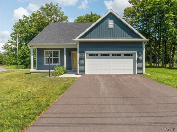 905 Park Dr, Rome, NY 13441