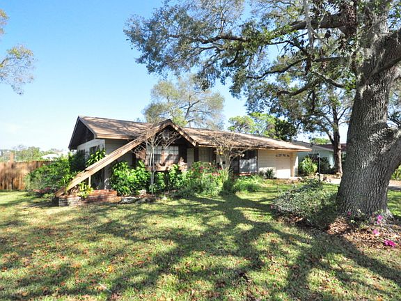 2nd image of 695 Hillside Dr S