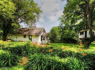 15726 W Clear Lake Rd, Buchanan, MI 49107