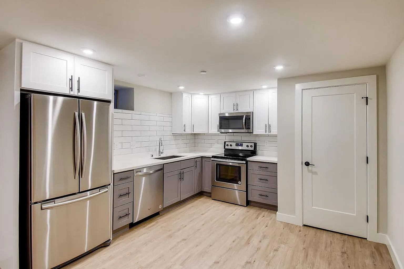 2217 42nd Ave SW — Photo 4