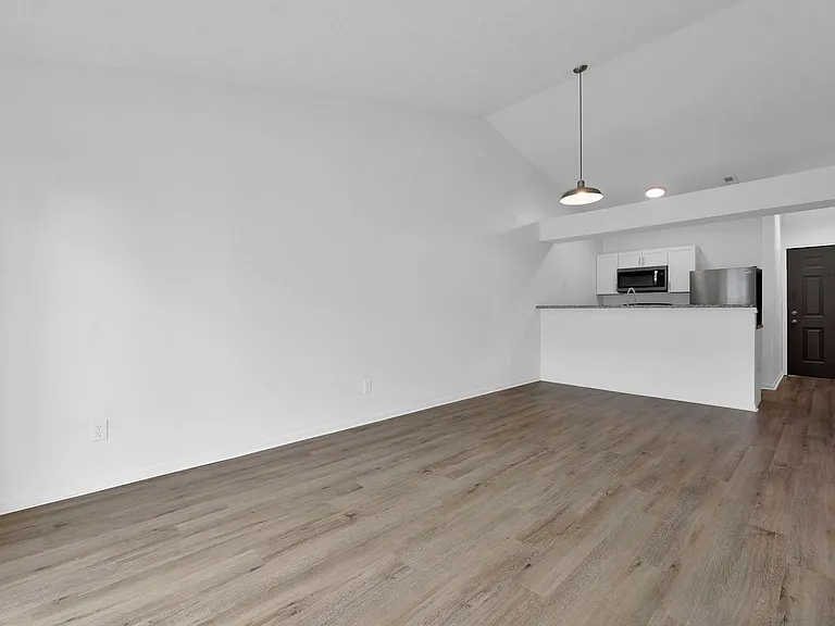 Stratford Commons — Photo 12