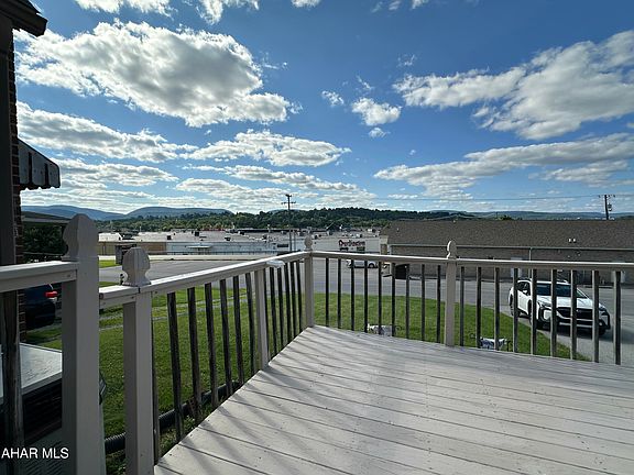 4th image of 309 Orchard Ave