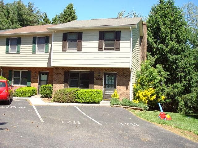 1st image of 1709 Emerald St