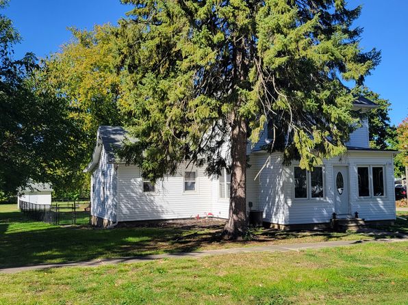 202 S Birch St, Wenona, IL 61377