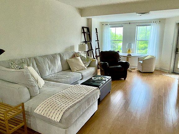 2nd image of 10 Seaport Dr APT 2209