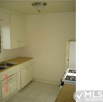 2nd image of 1065 Grand Ave