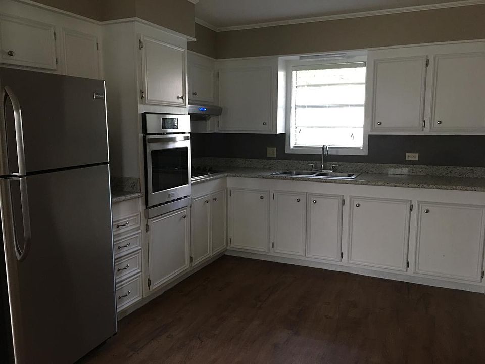 Kitchen Pic 1