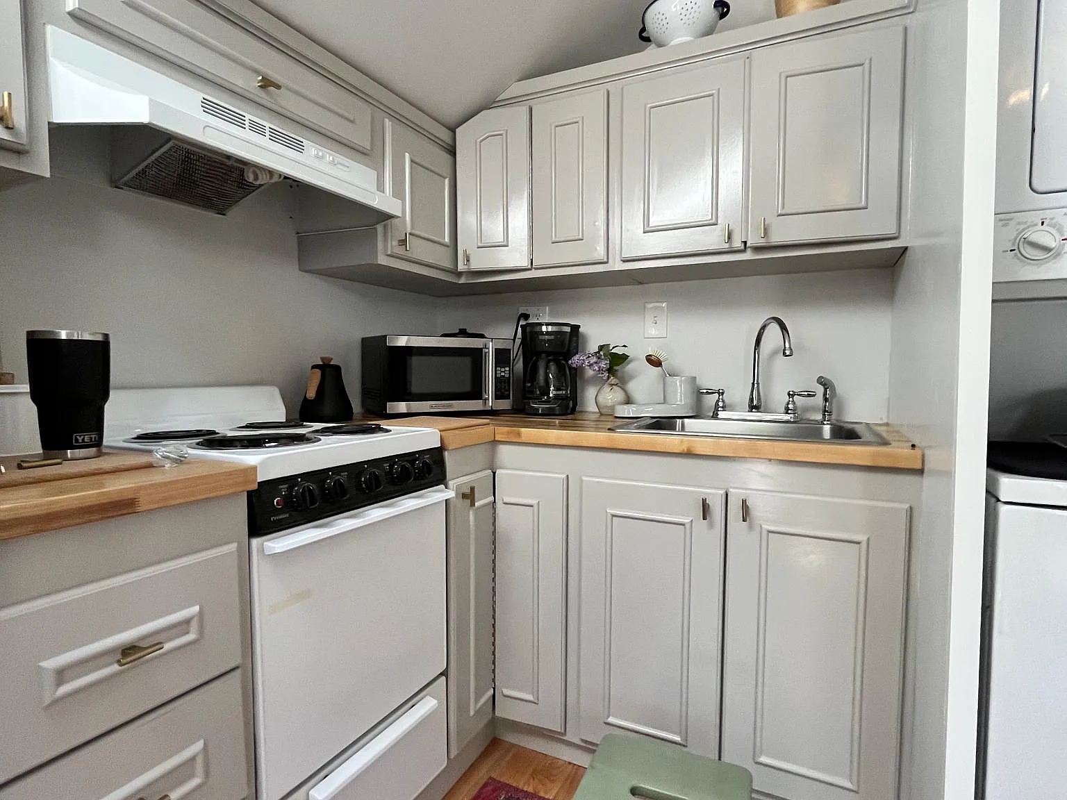 35 Thornton Ave — Photo 4