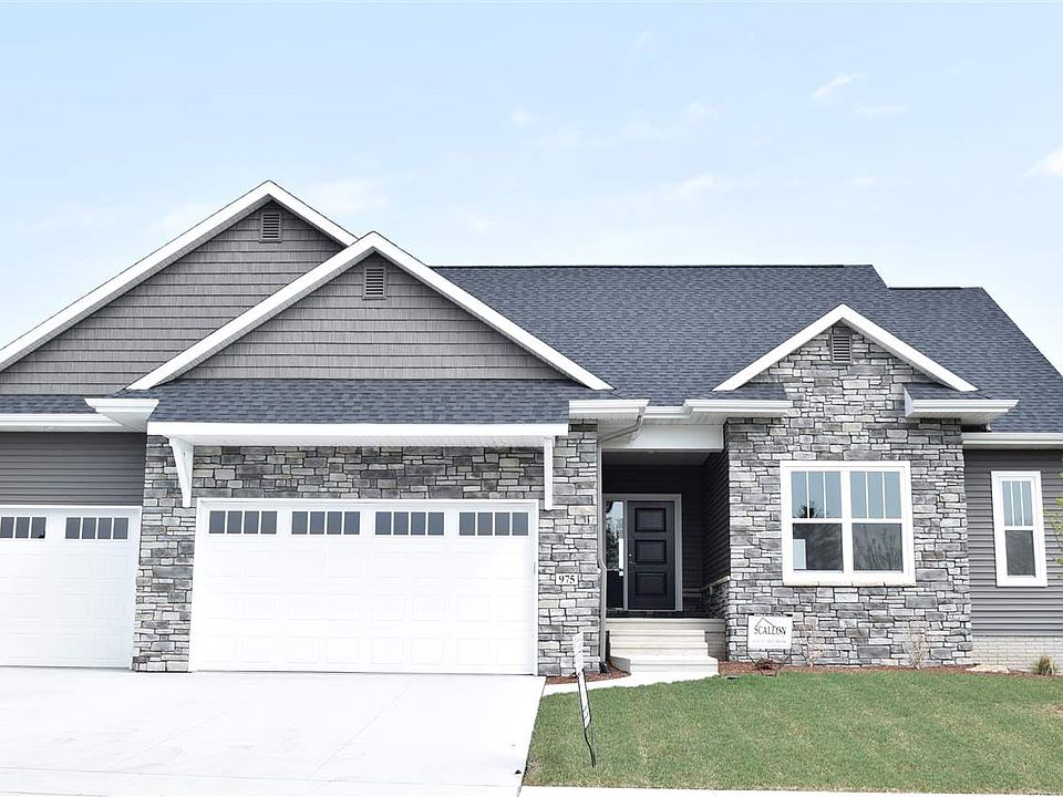 1st image of 975 Grouse Ct